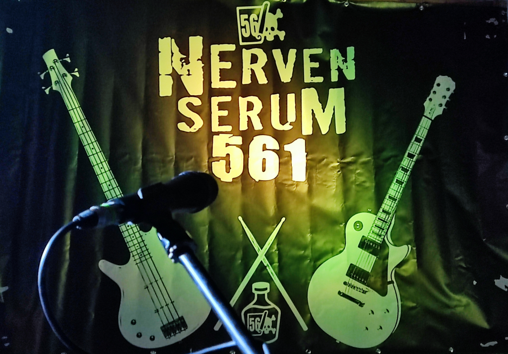 ---_F-_band_nervenserum561_banner_flagge_fahne_bandbanner